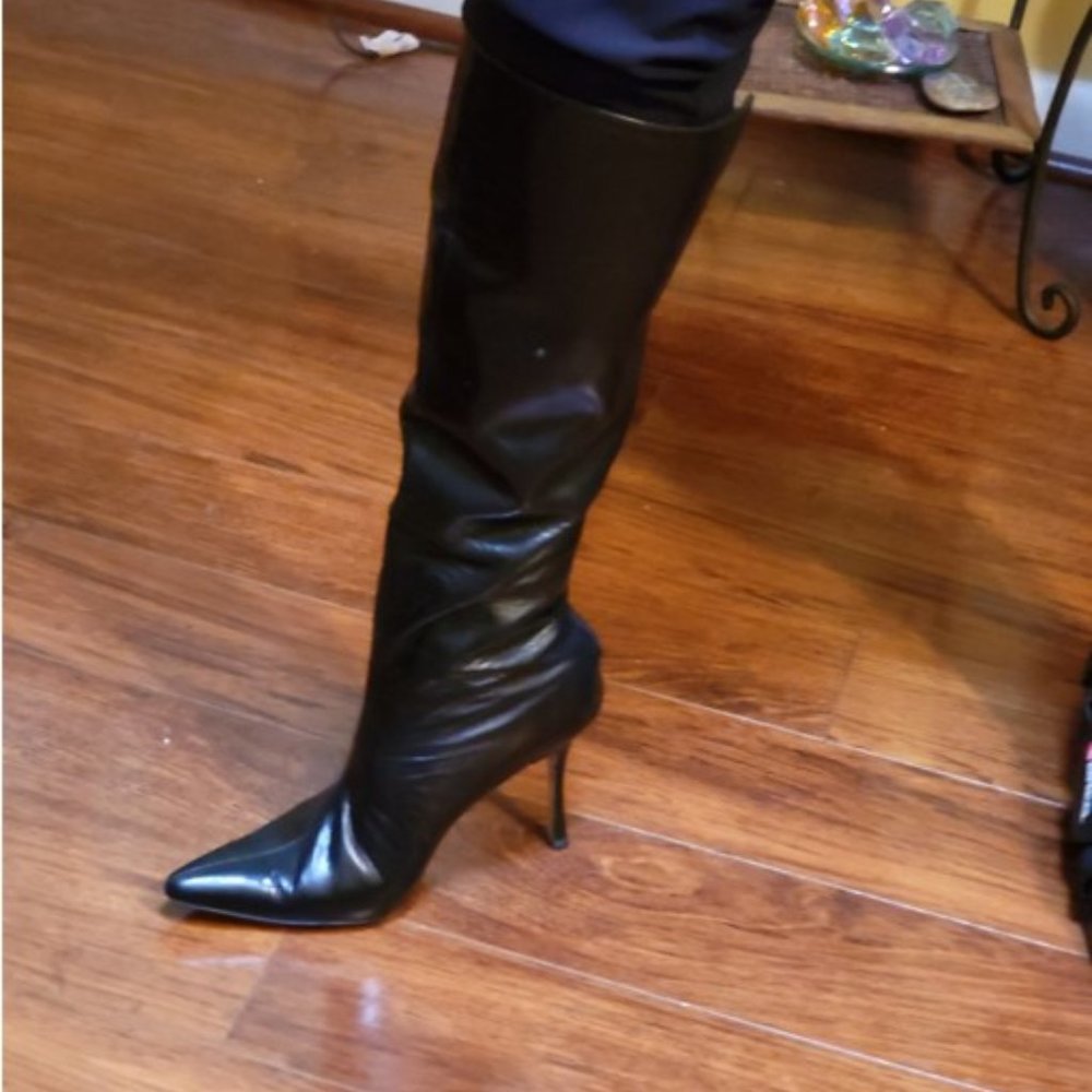 AUTHENTIC BLACK LEATHER KNEE HIGH MANOLO BLAHNIK BOOTS